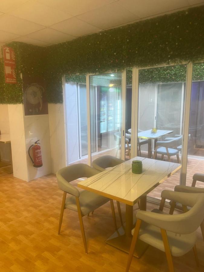 Limin Hostel Capsules Валенсия Екстериор снимка